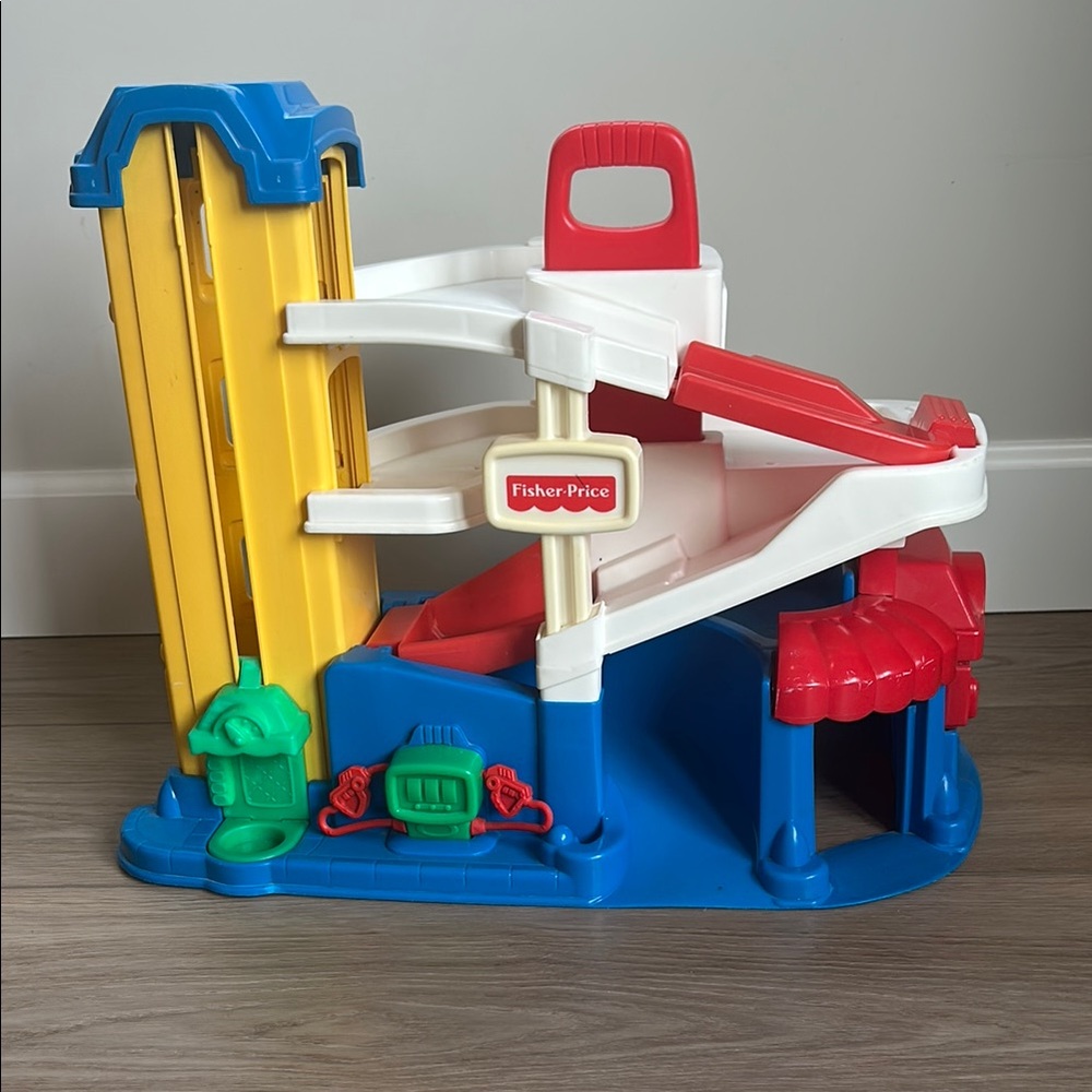 1995 Fisher-Price Little People Action Ramps Garage.